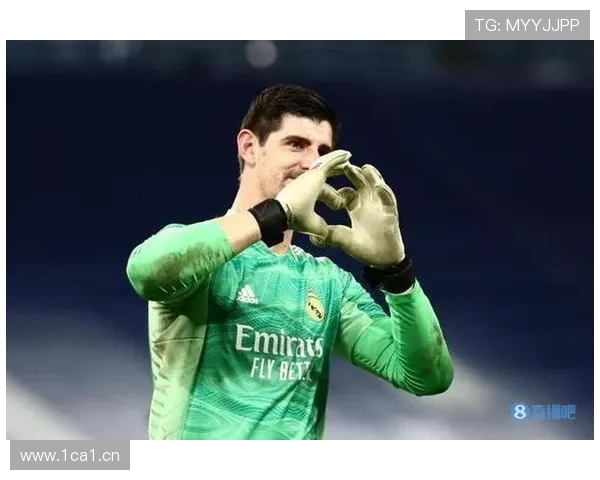 库尔图瓦：2米身高+高空球控制的门线反应完美结合