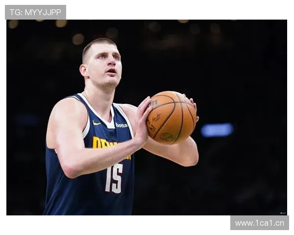 奥拉朱旺背身单打统治篮下力压约基奇传导型内线